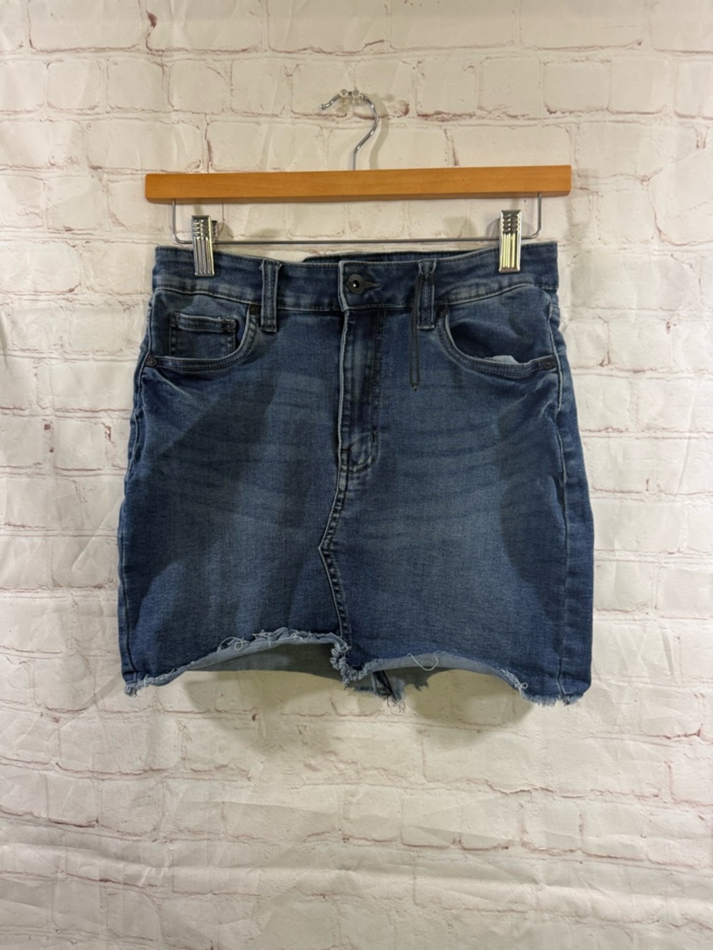KENDALL + KYLIE DENIM MINI SKIRT Women's Size 27 Raw Hem Casual Stretch